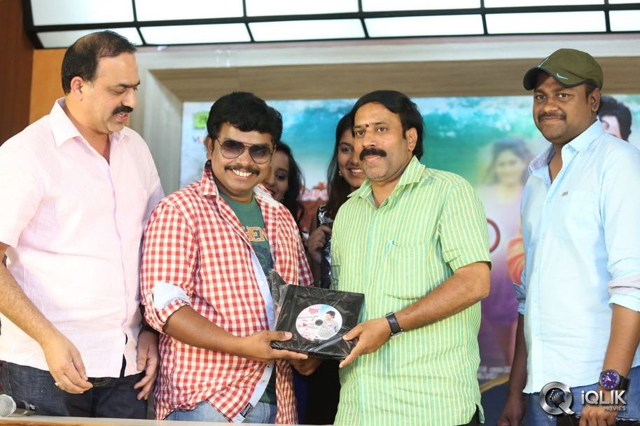 Hrudaya-Kaleyam-Movie-Platinum-Disc-Functiion